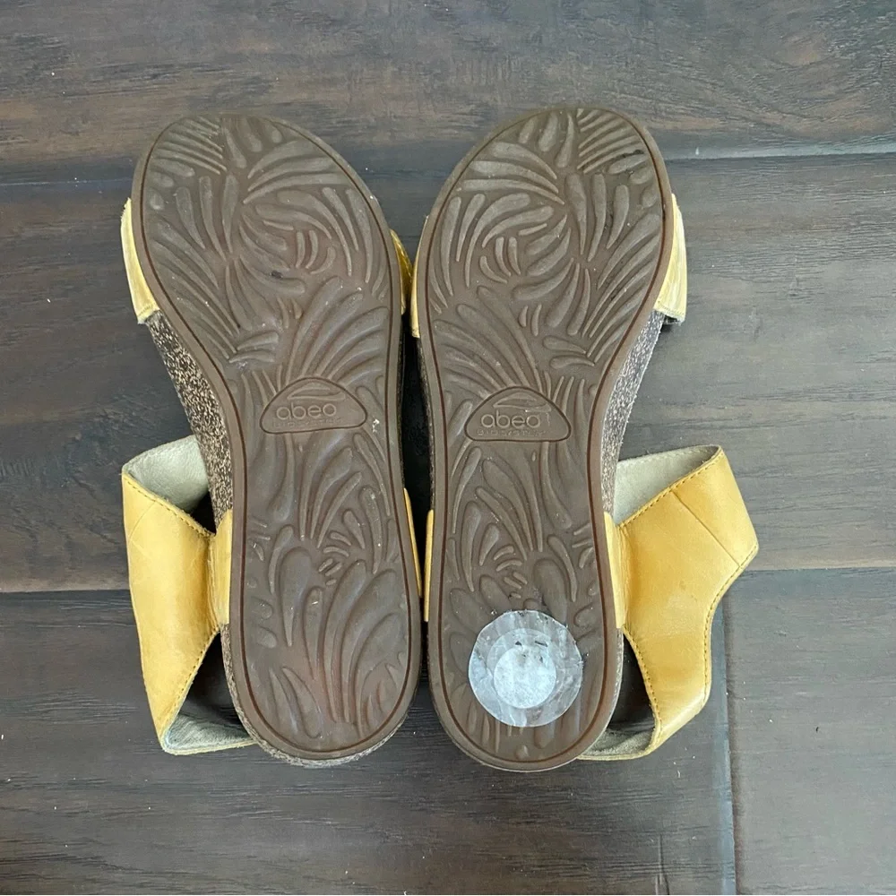 Abeo leather upper wedge heeled sandals women’s size 8M
